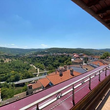 Hotel Comfort Veliko Tŭrnovo Exterior foto