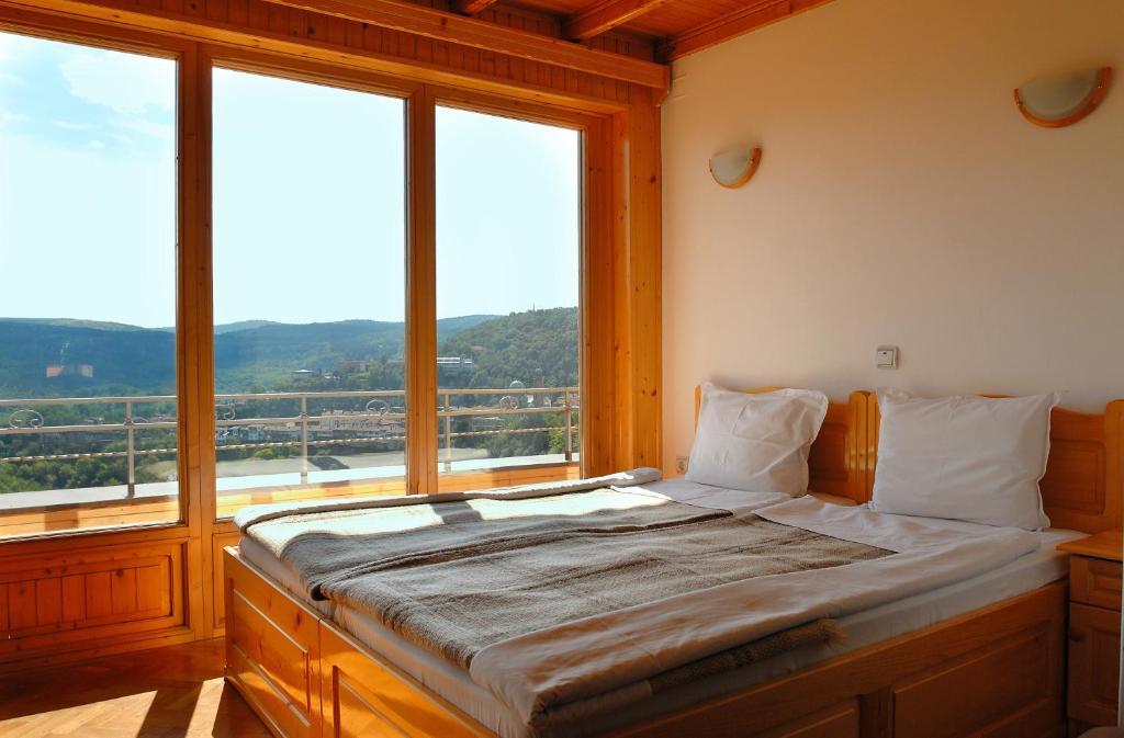 Hotel Comfort Veliko Tŭrnovo Exterior foto