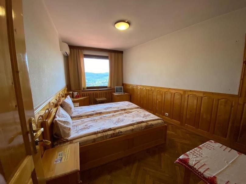 Hotel Comfort Veliko Tŭrnovo Exterior foto
