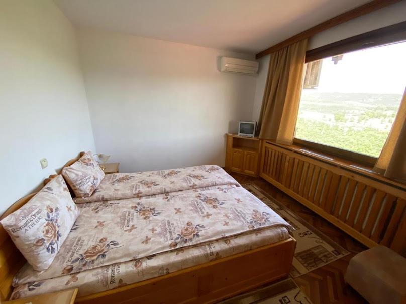 Hotel Comfort Veliko Tŭrnovo Exterior foto