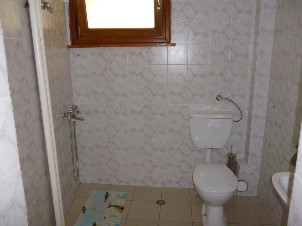 Hotel Comfort Veliko Tŭrnovo Quarto foto